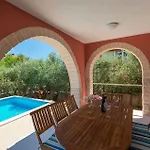 Rea *
